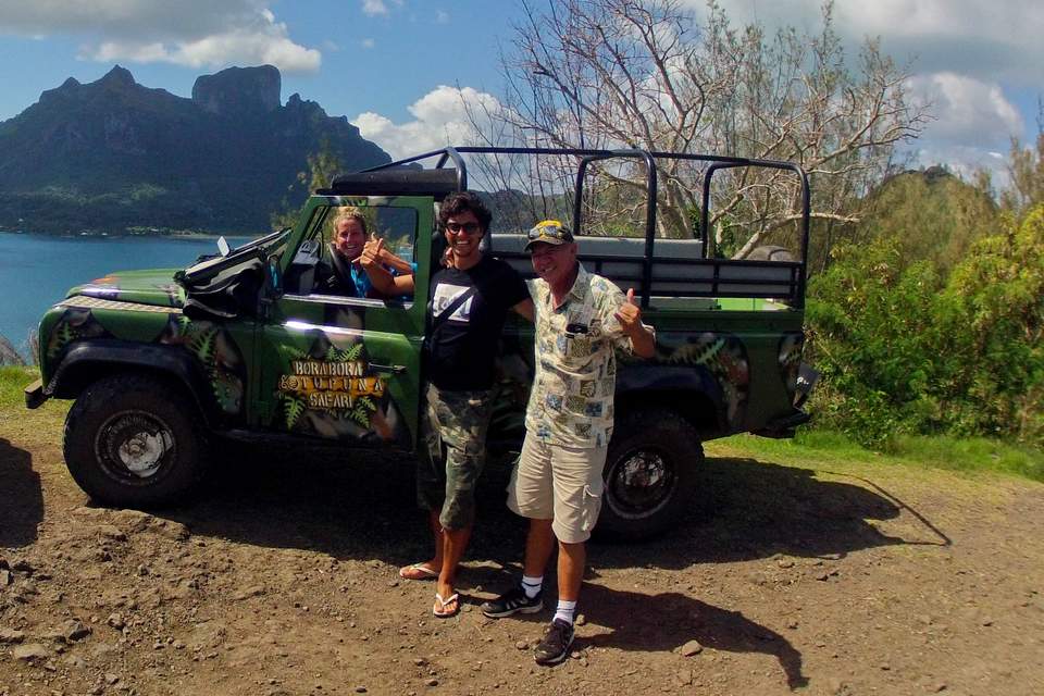 bora-bora-tours-tupuna-jeep-safari-antenna-viewpoint